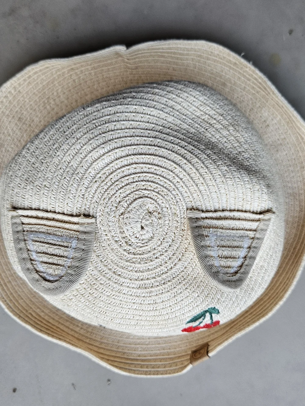 Cute Cat Face Straw Bucket Hat with Embroidered Flower